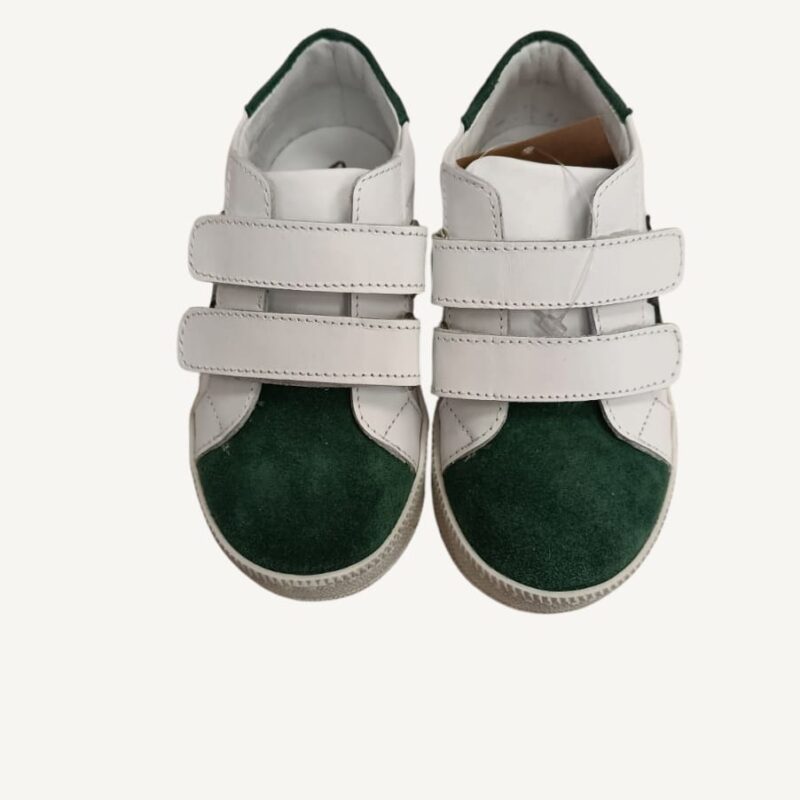 Sneakers bianca con dettagli colorati primi passi