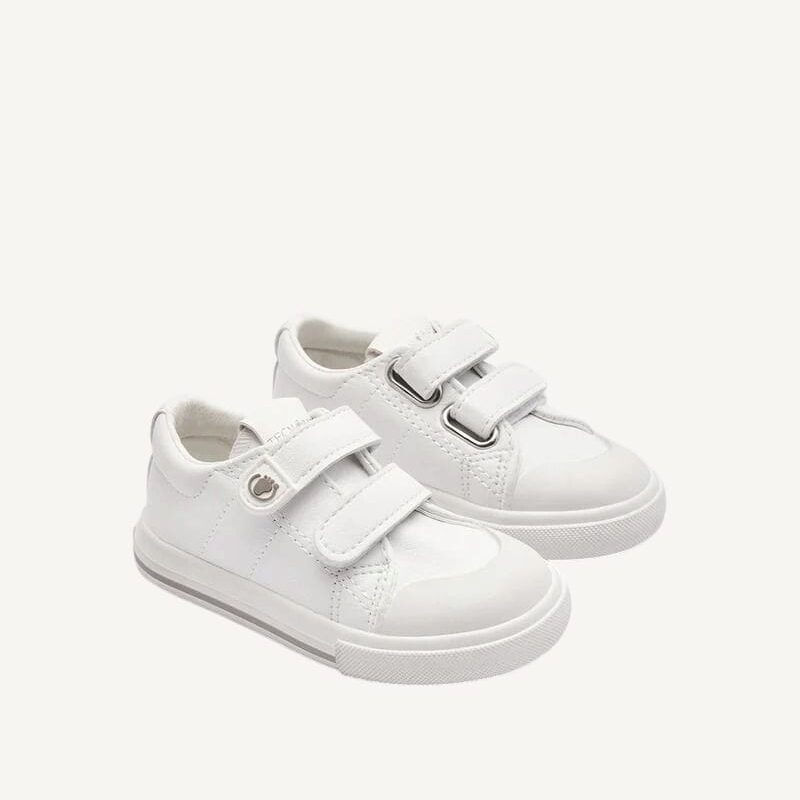 Sneakers in pelle bianca con strappi